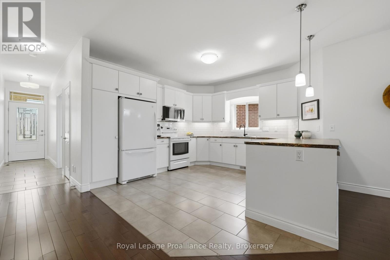 17 HANOVER COURT - 7