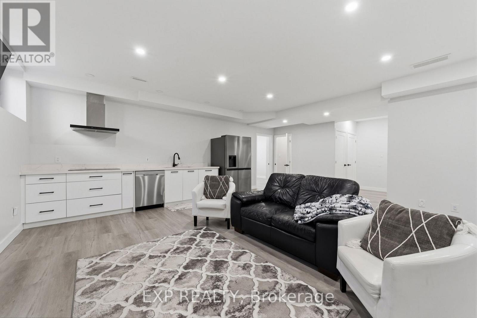 113 EDGEWATER BOULEVARD - Image 35