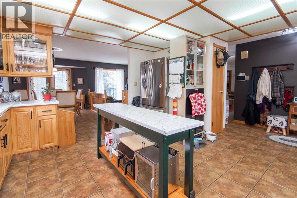 Kitchen w quartz counters & new backsplash