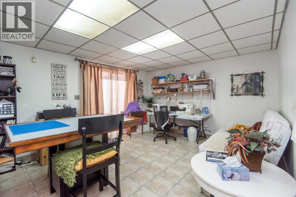 Flex area and craft/office area