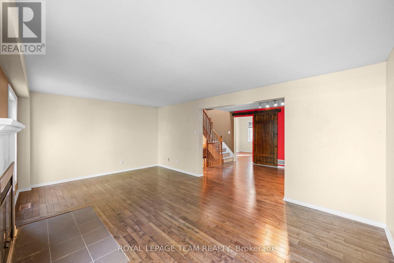 8 MANNINGTON COURT - 10