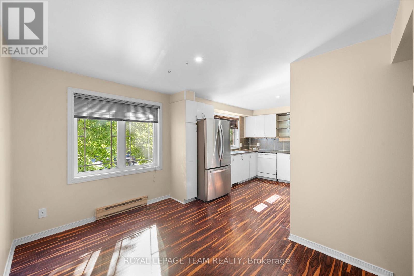 8 MANNINGTON COURT - 13