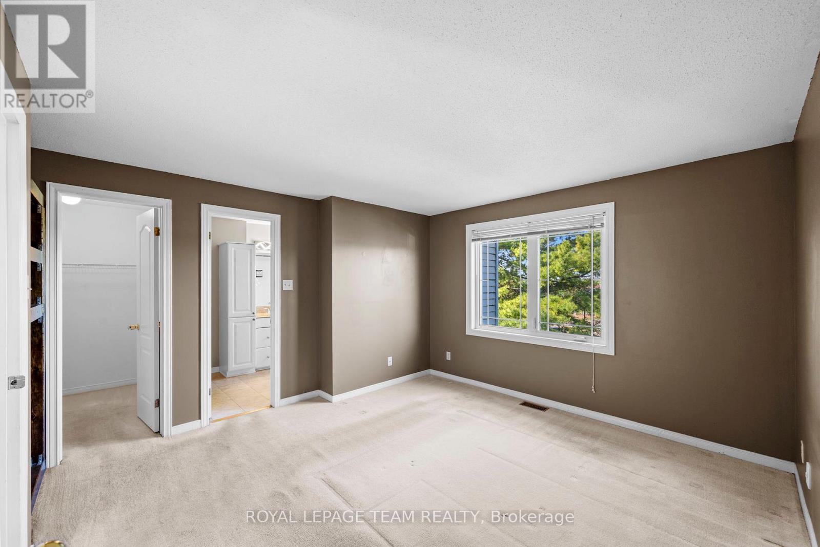 8 MANNINGTON COURT - 20