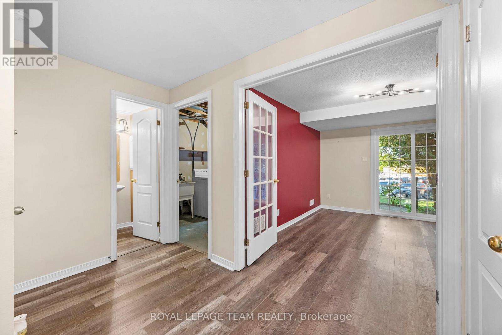 8 MANNINGTON COURT - 4