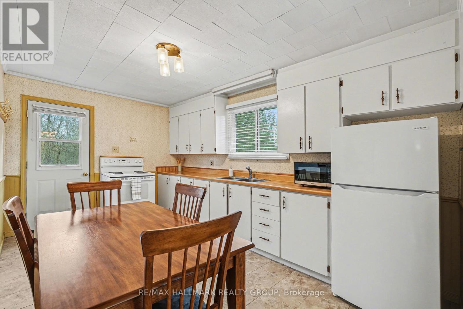 551 ANGLICAN CHURCH ROAD - 14