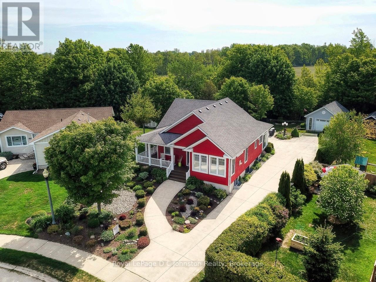 44 EASTGATE DRIVE - 1
