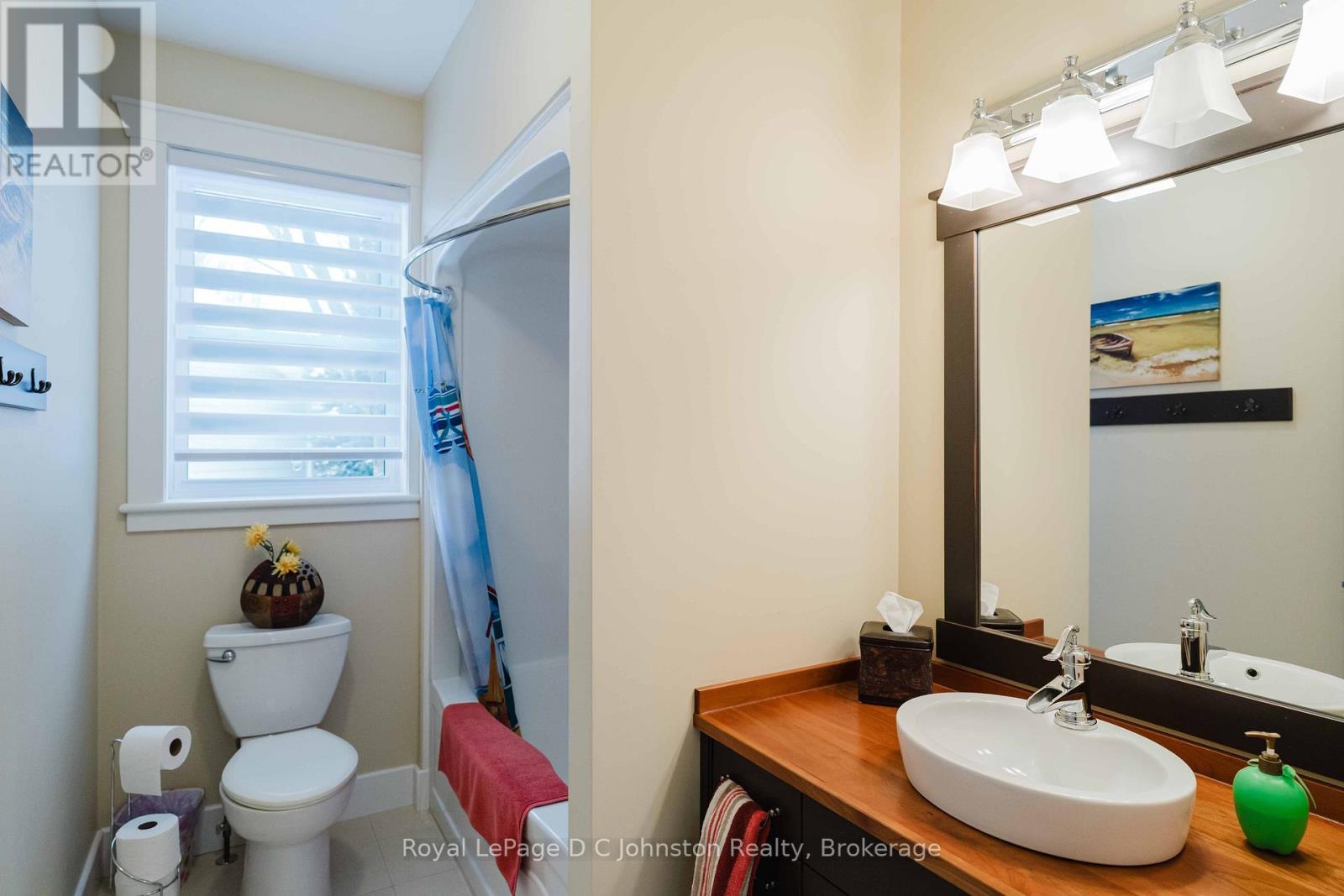 44 EASTGATE DRIVE - 28