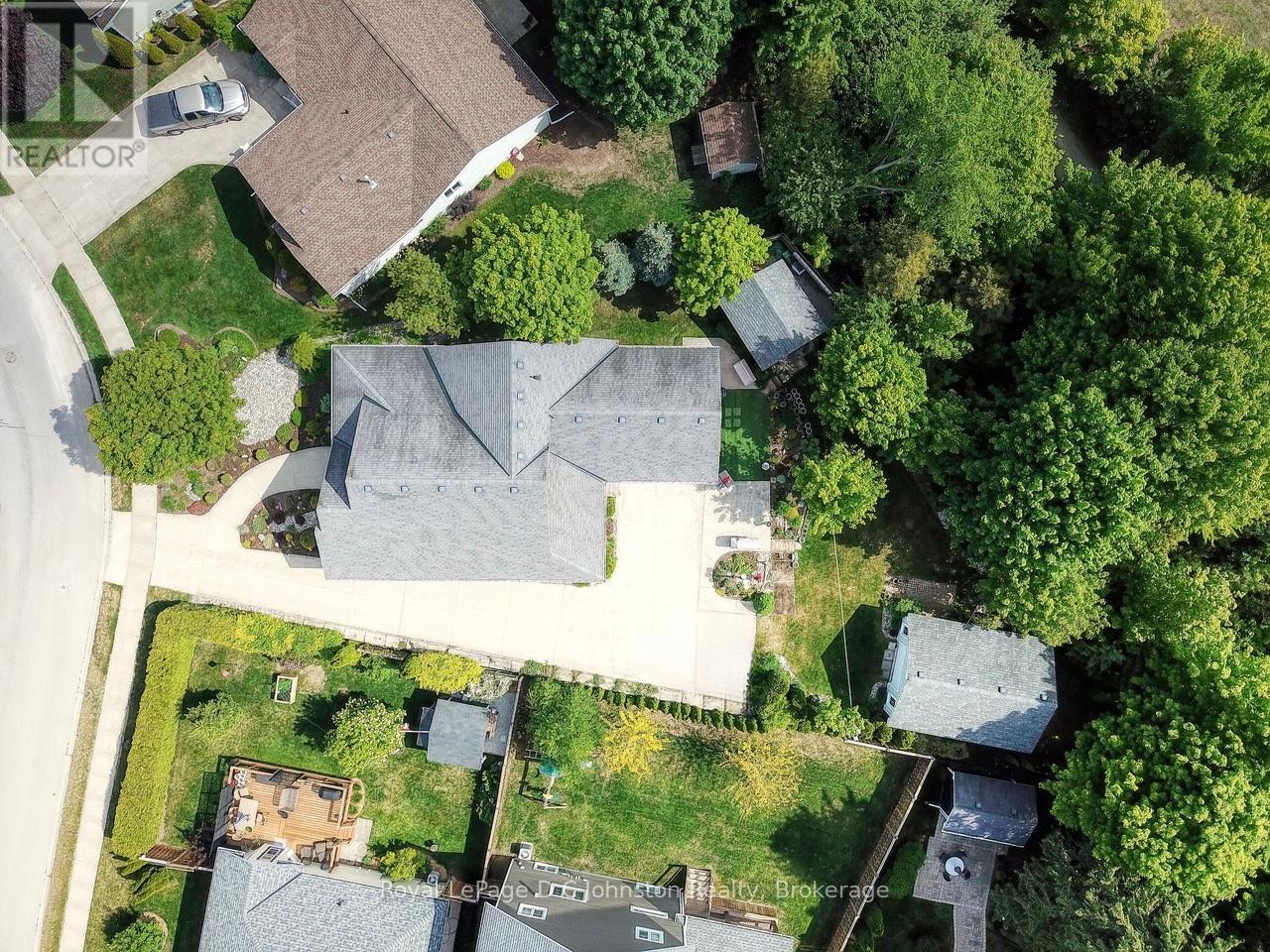 44 EASTGATE DRIVE - 6