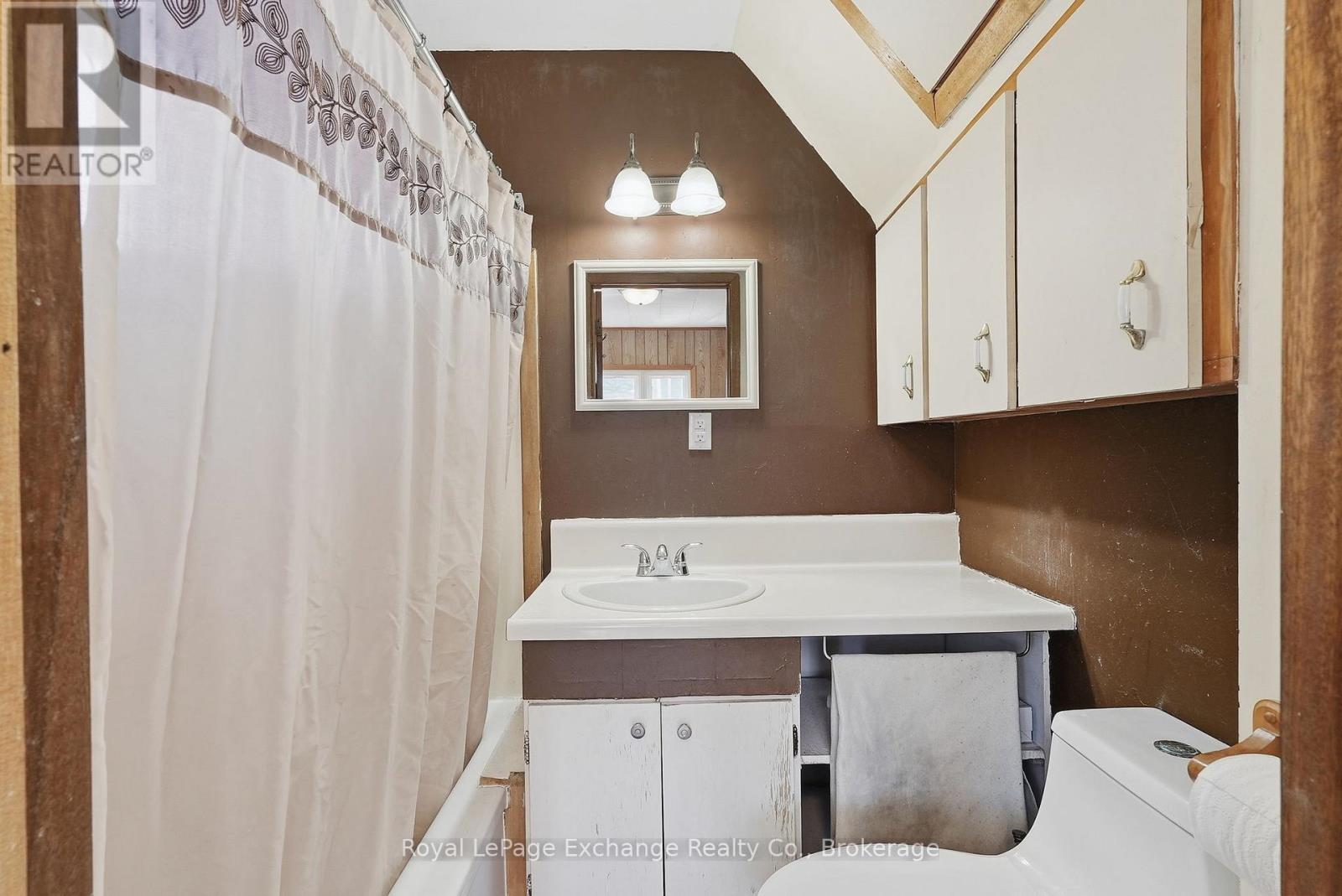 588 11TH AVENUE - 20
