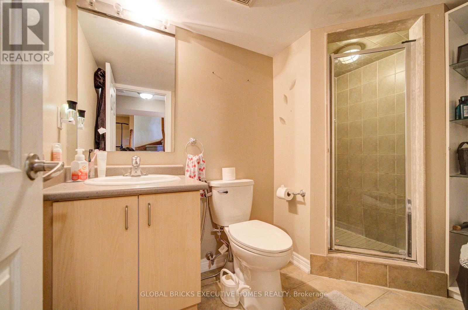 3885 EGLINTON AVENUE - 27