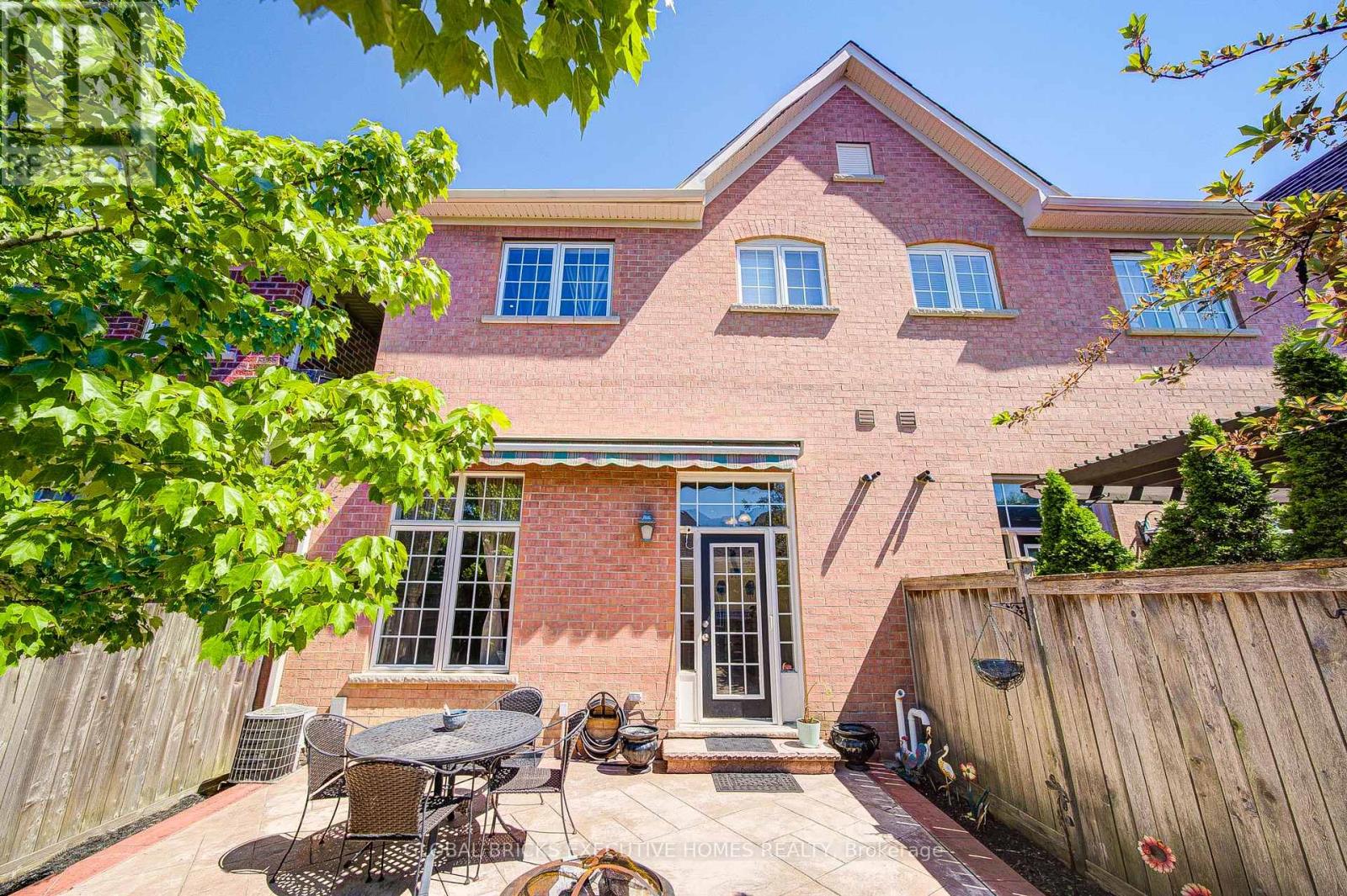 3885 EGLINTON AVENUE - 32