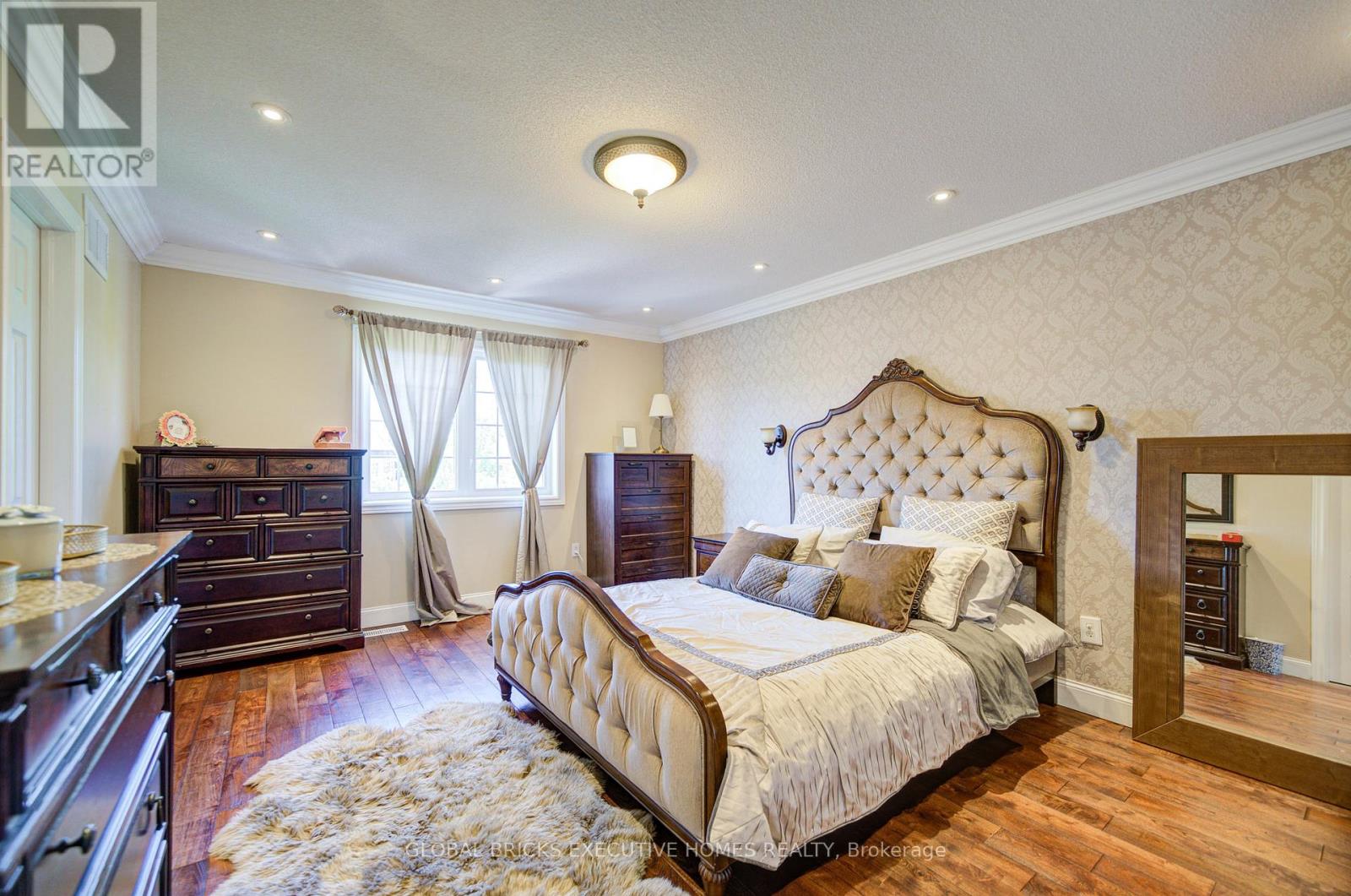 3885 EGLINTON AVENUE - 21