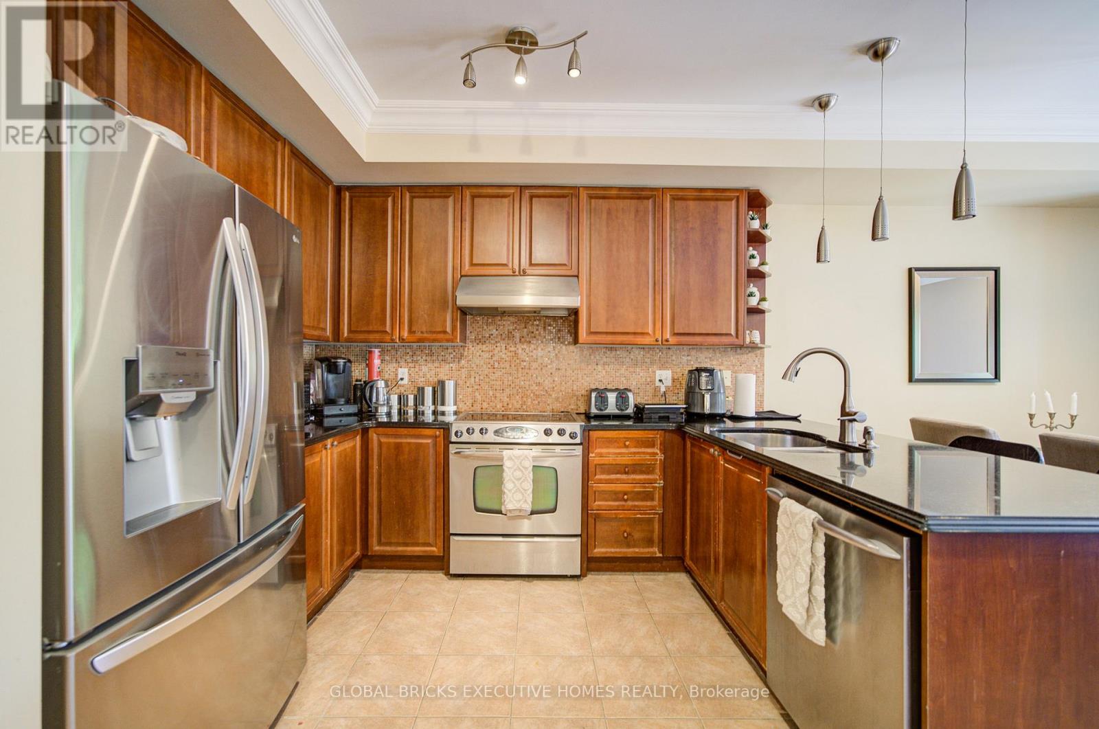 3885 EGLINTON AVENUE - 11