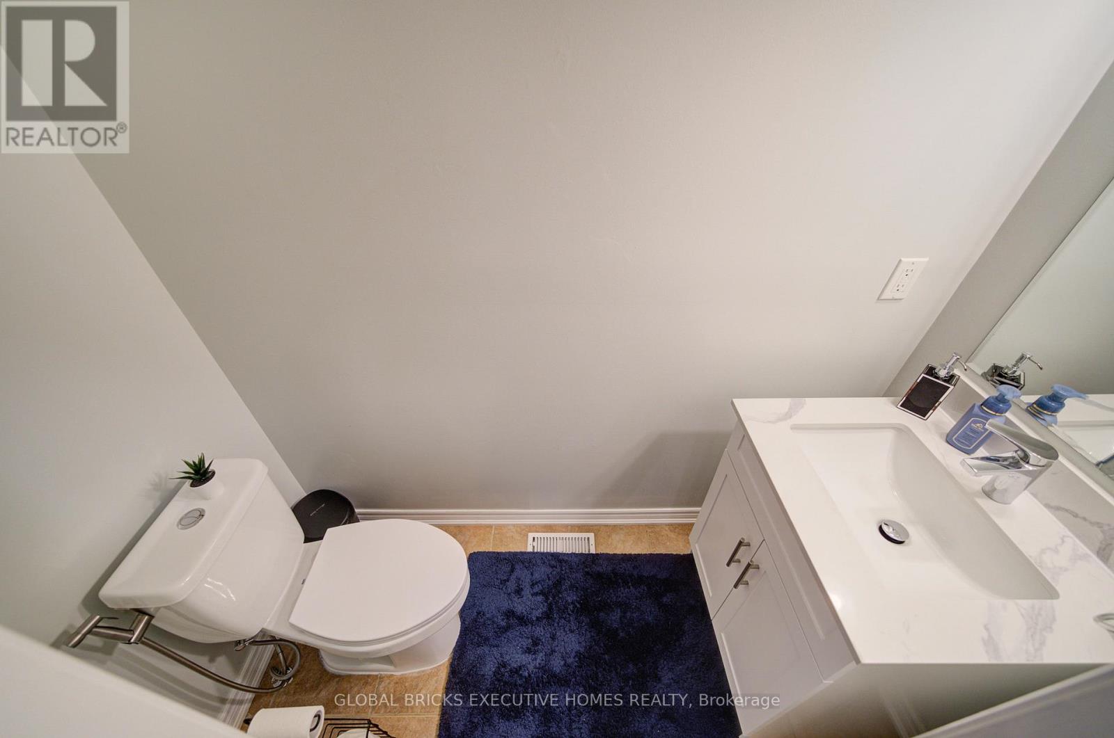 3885 EGLINTON AVENUE - 8