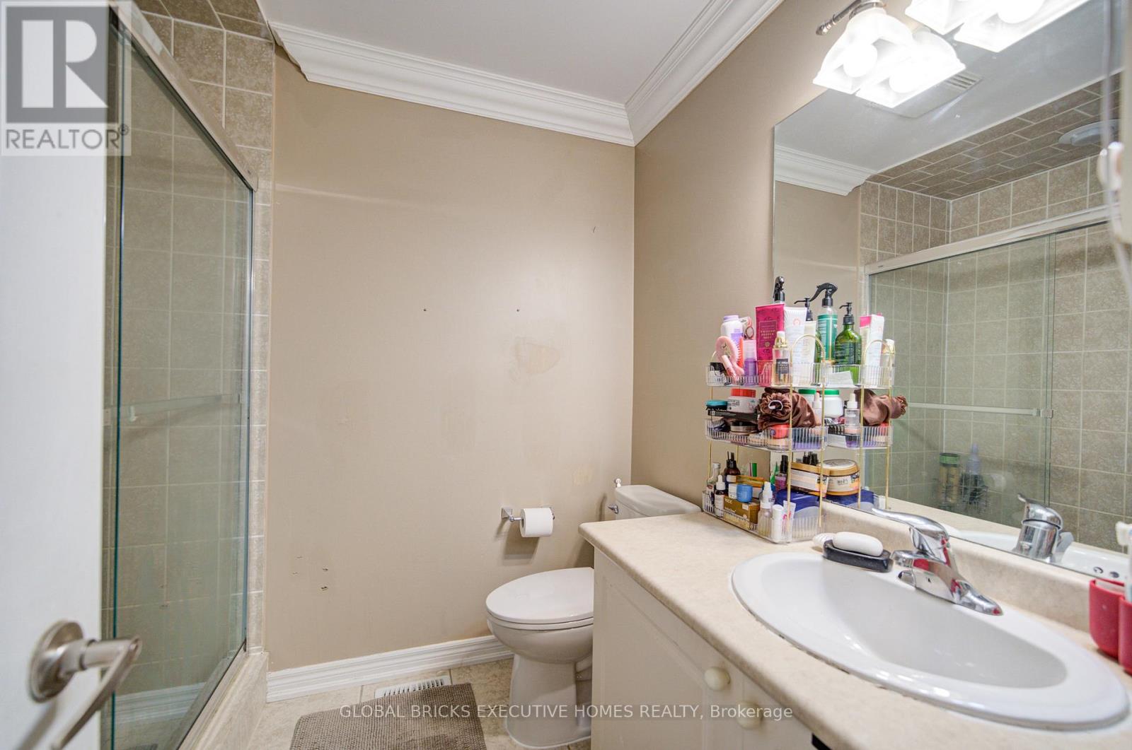 3885 EGLINTON AVENUE - 26