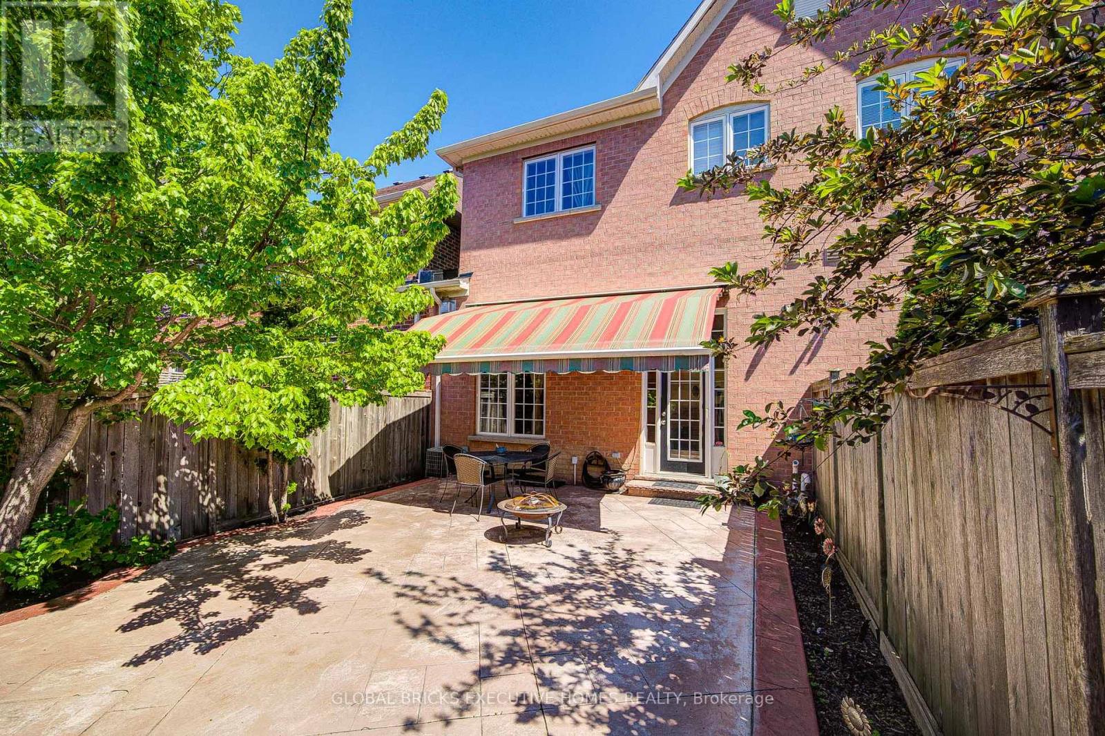 3885 EGLINTON AVENUE - 33