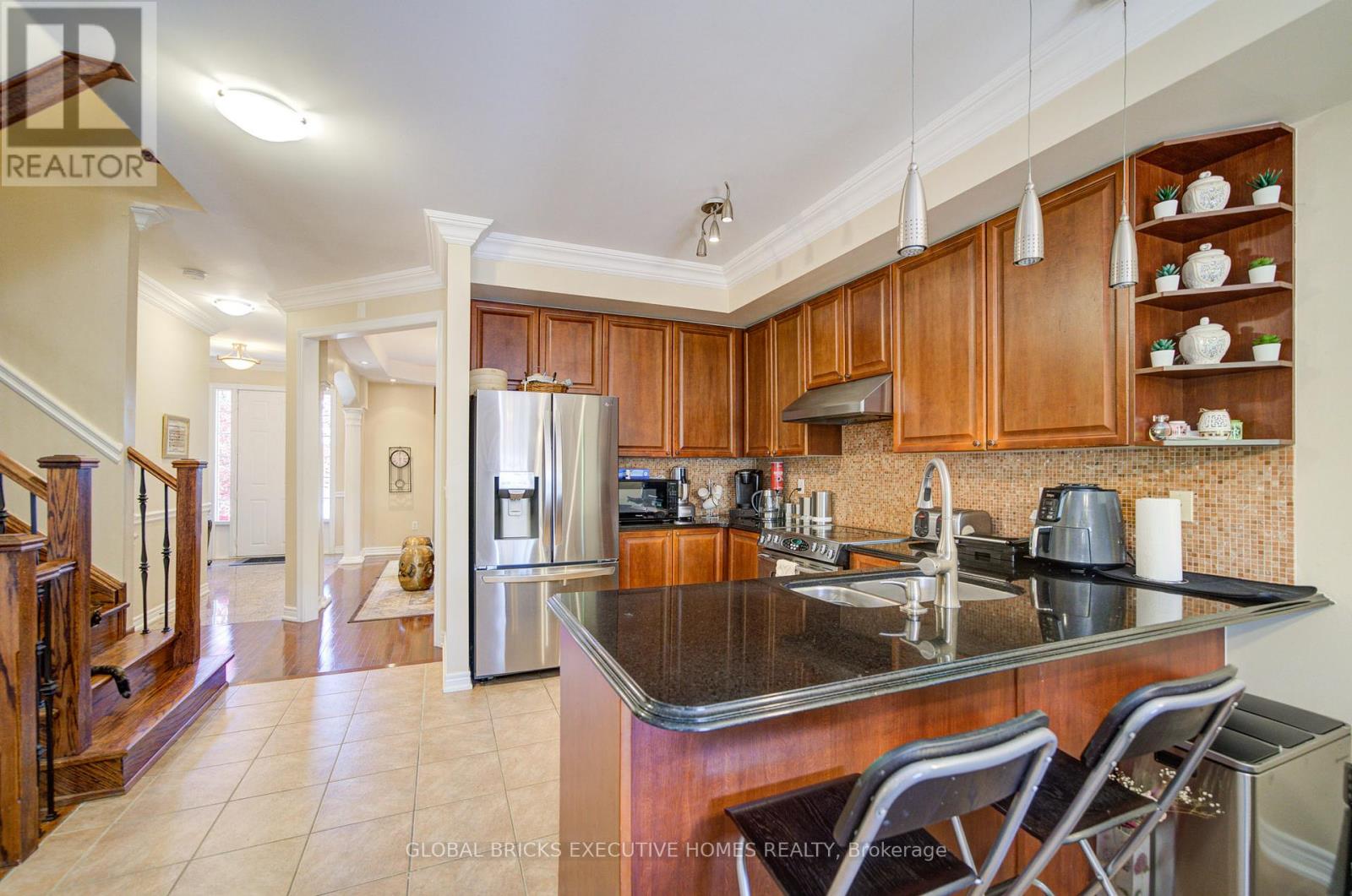 3885 EGLINTON AVENUE - 12