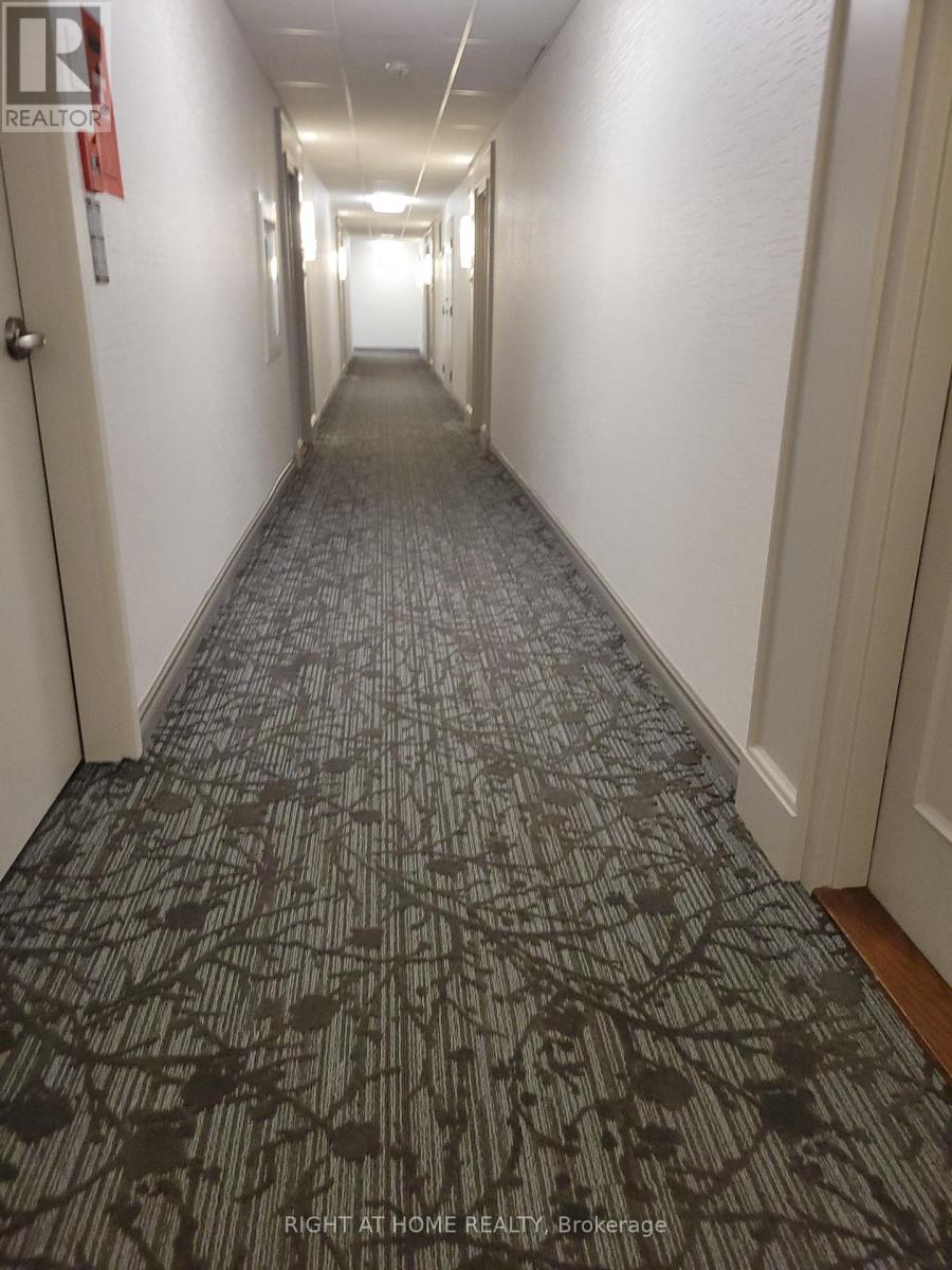 #PH2 75 KING STREET E - 10