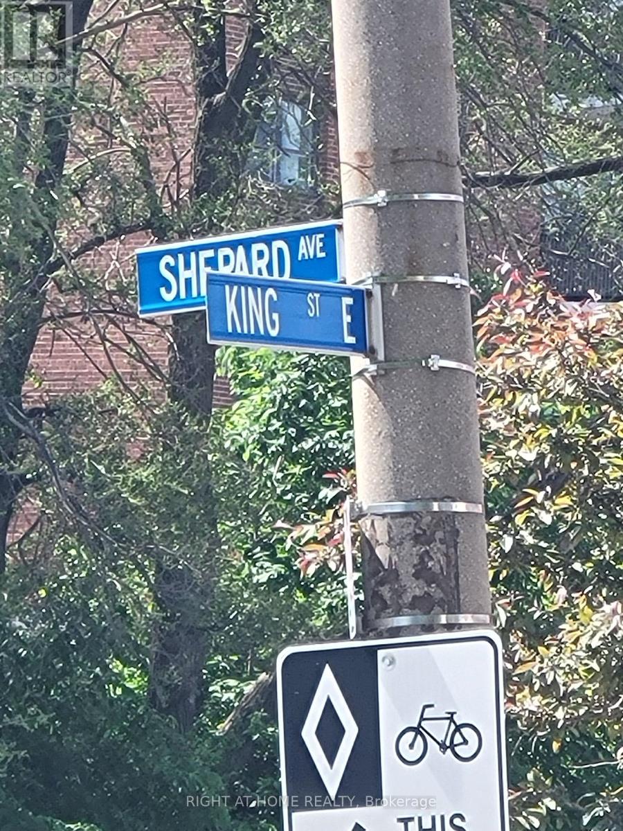 #PH2 75 KING STREET E - 2