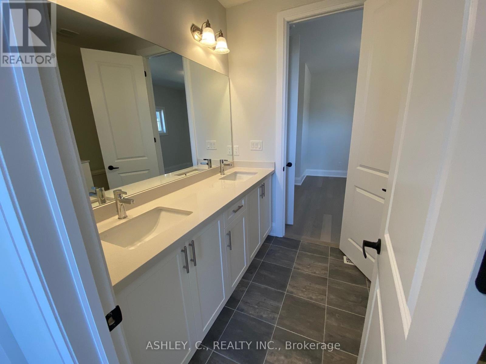 20 CHINABERRY ROAD - 21