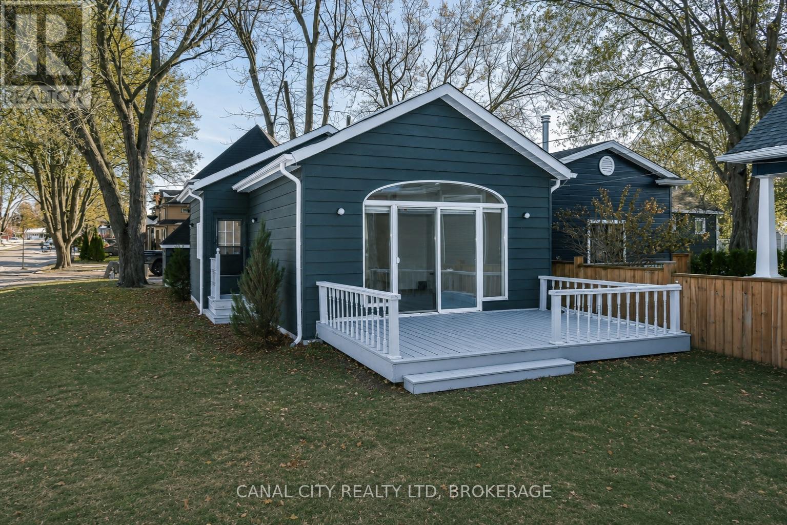 6 COLTON AVENUE