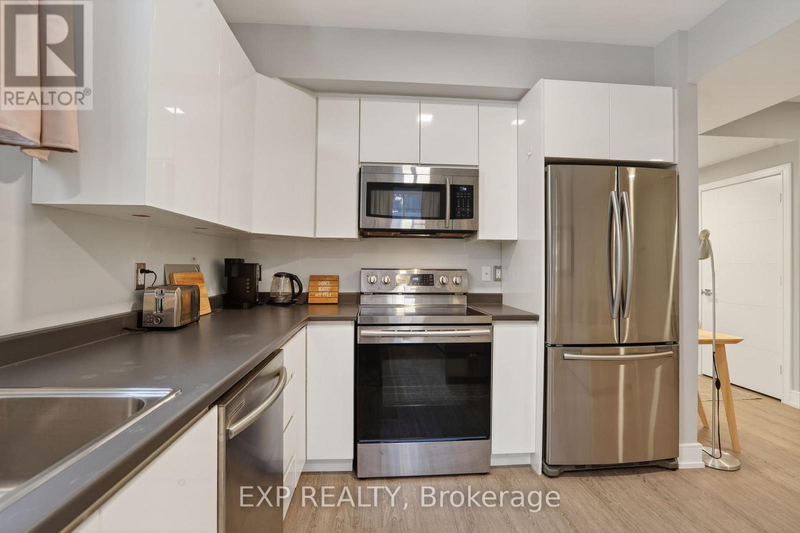 215 COLUMBUS AVENUE - 29