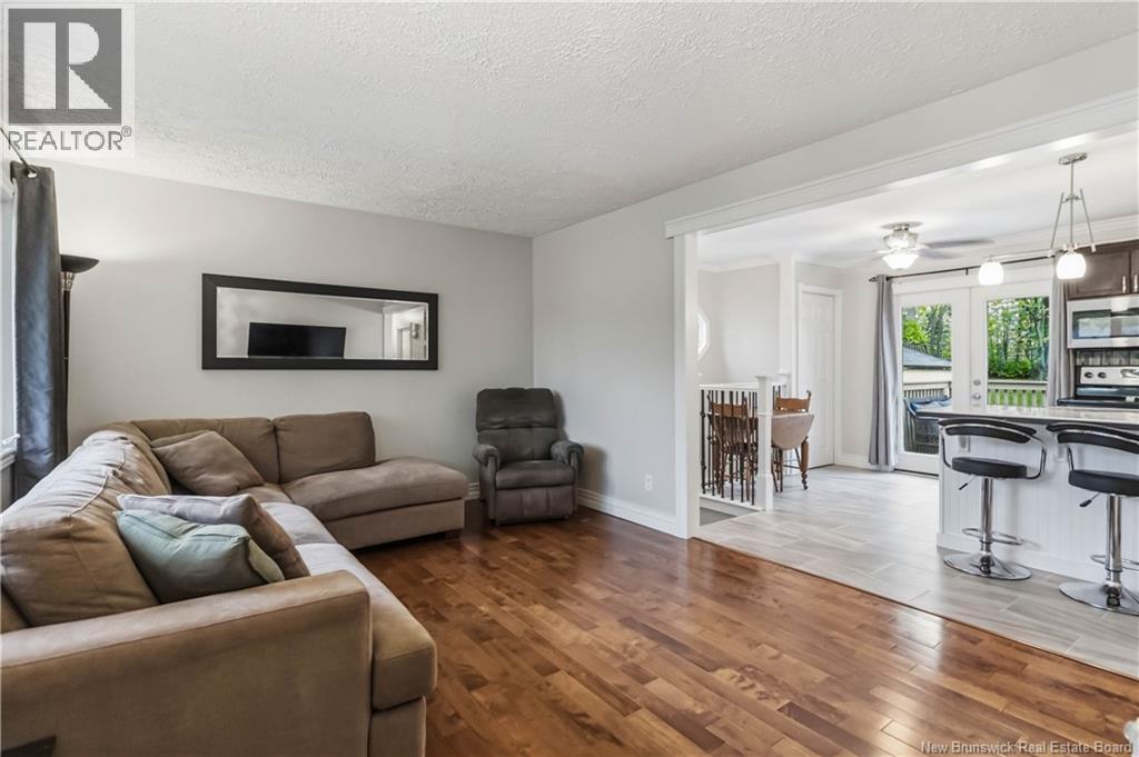 10 Manchester Crescent - 10