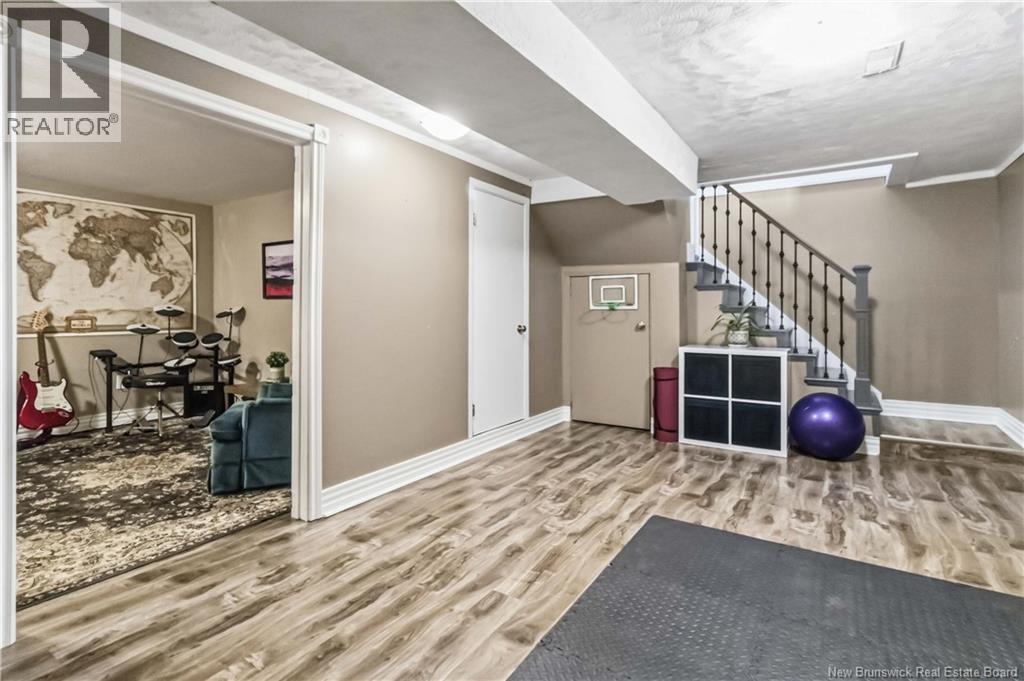 10 Manchester Crescent - 33