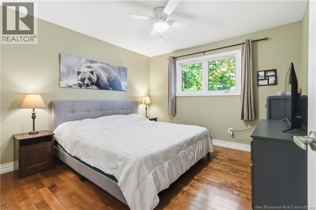 10 Manchester Crescent - 28