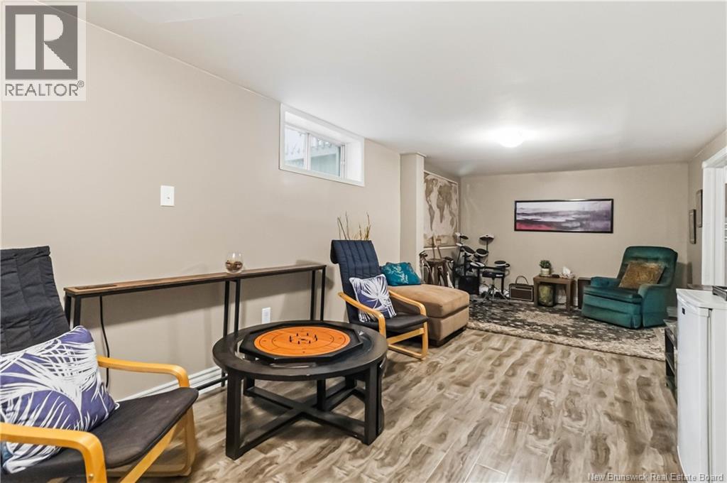 10 Manchester Crescent - 35