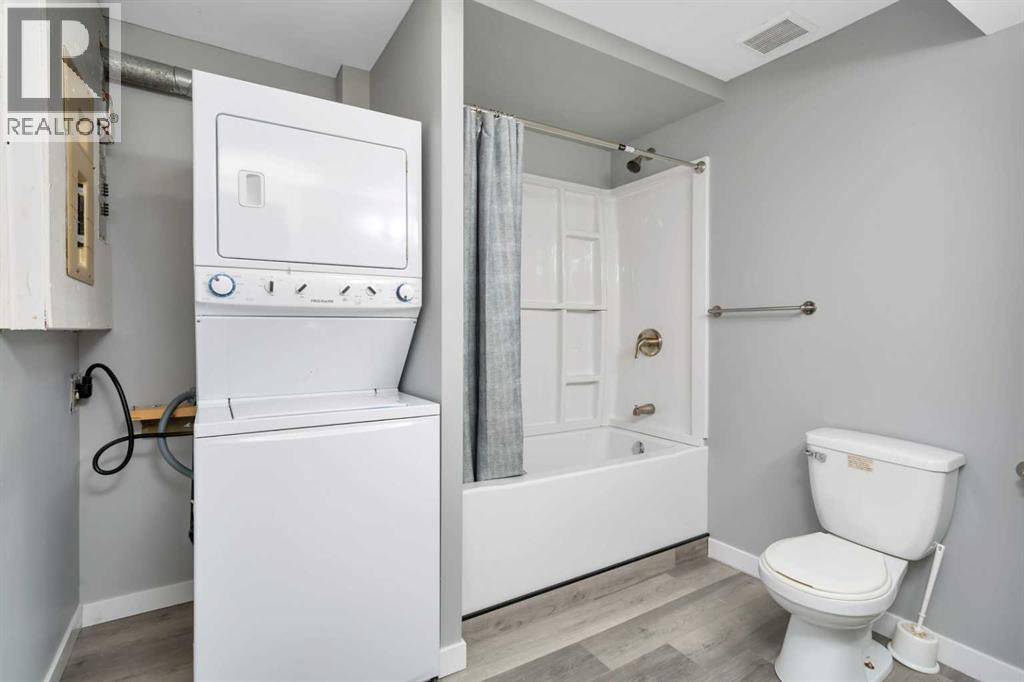 4417A 47A Avenue — photo 27
