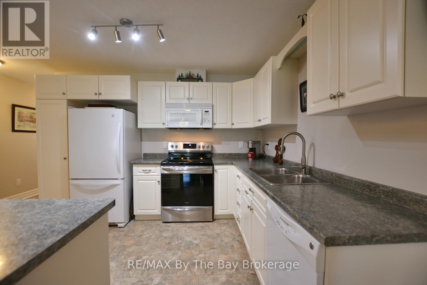 3 GARDEN GROVE CRESCENT - Image 13