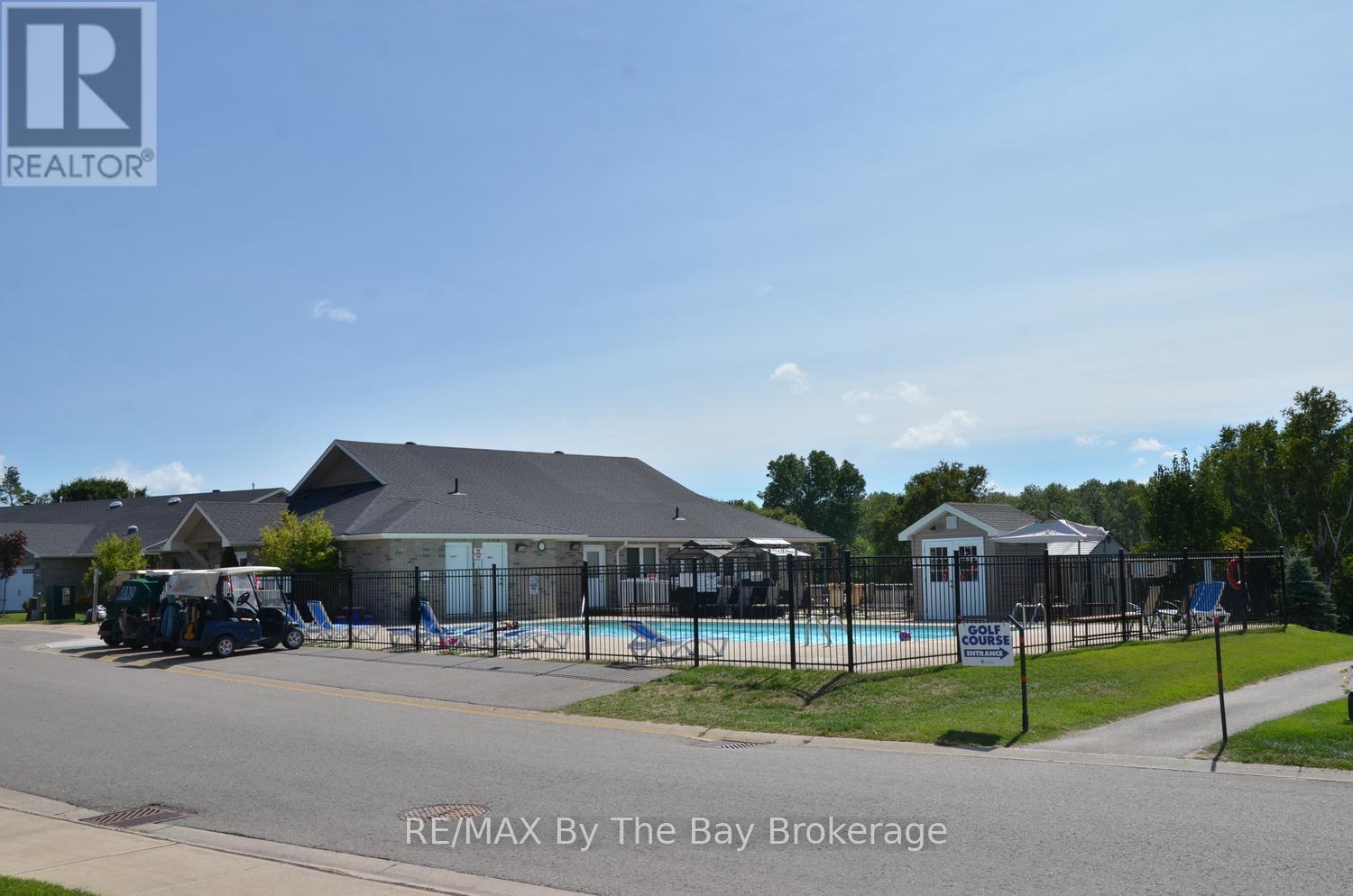 3 GARDEN GROVE CRESCENT - Image 37