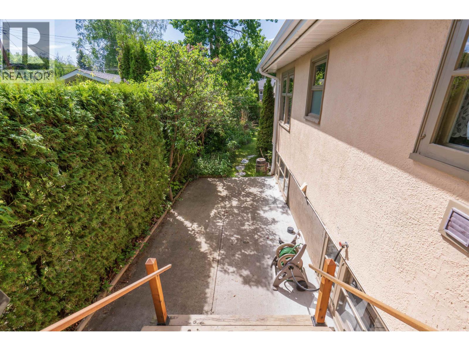 125 15TH AVENUE - 33