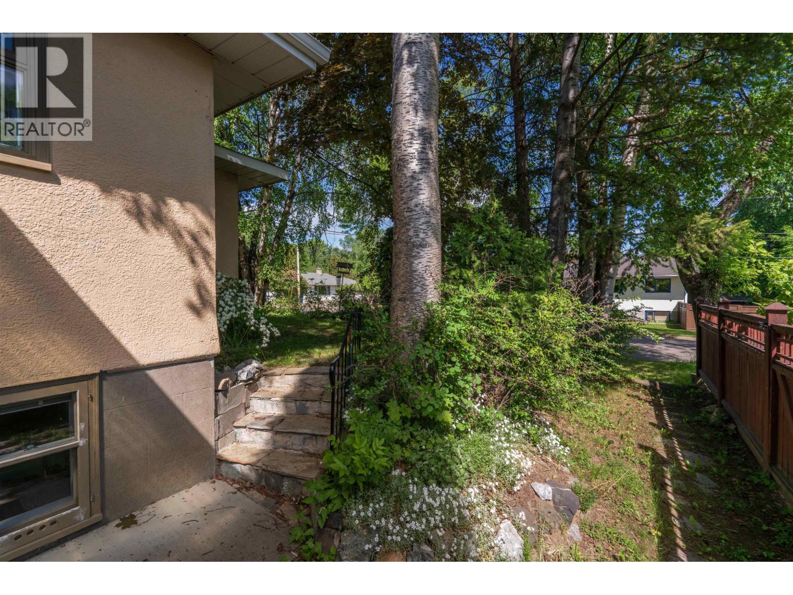 125 15TH AVENUE - 34