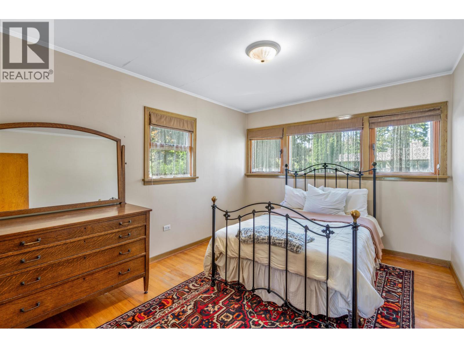 125 15TH AVENUE - 12