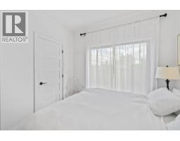 2072 Kitchener Street, Vancouver, BC V5L2W8 Photo 15
