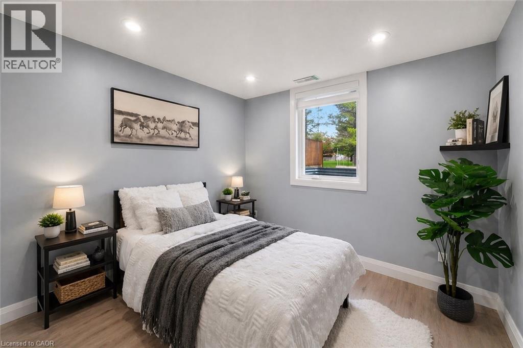 86 CARLYLE Drive - 30