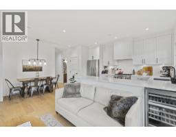 2072 Kitchener Street, Vancouver, BC V5L2W8 Photo 6