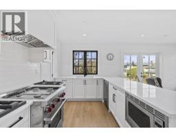 2072 Kitchener Street, Vancouver, BC V5L2W8 Photo 12
