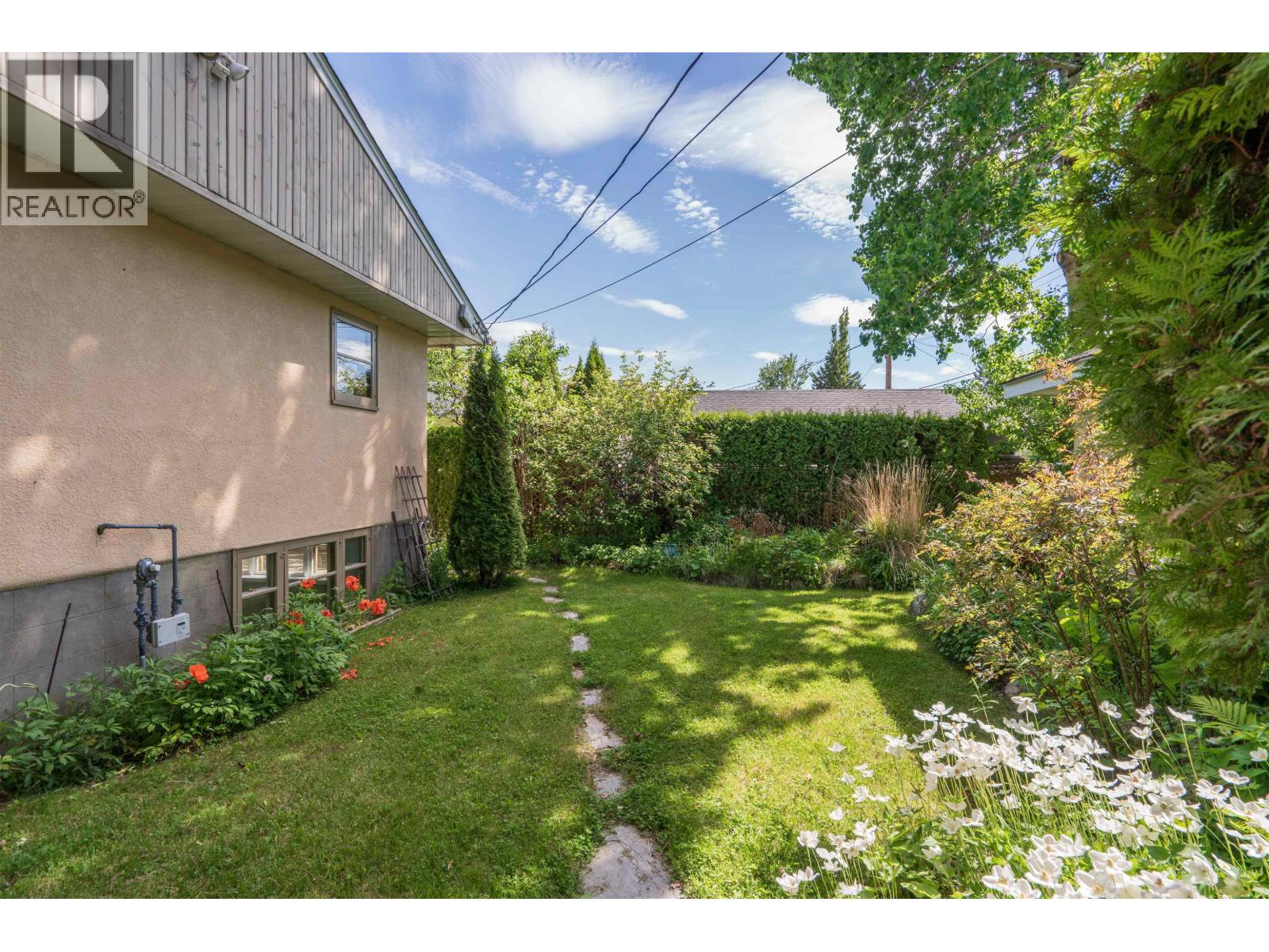 125 15TH AVENUE - 27