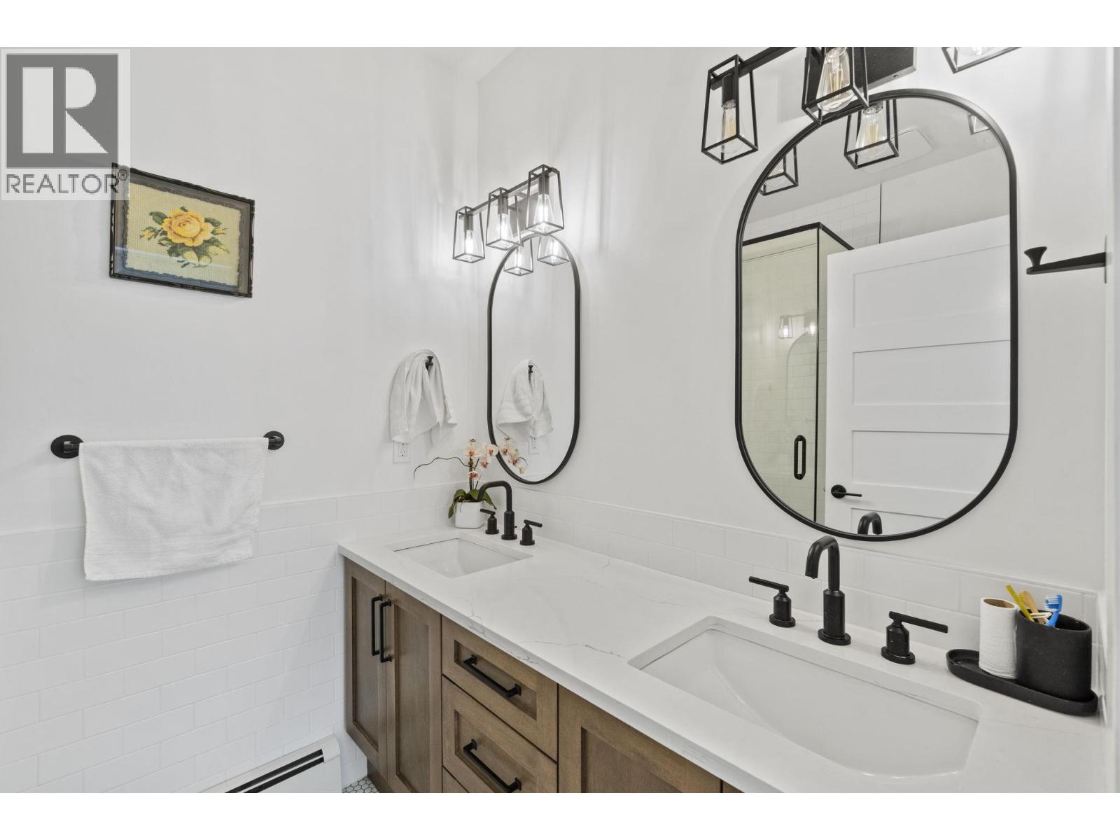 7 Bed, 5 Bath House for Sale in Vancouver – 2072 KITCHENER STREET, Vancouver – MLS# R3129363 - Image 30