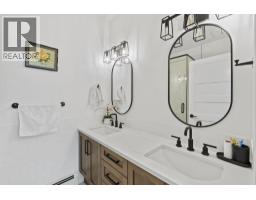 2072 Kitchener Street, Vancouver, BC V5L2W8 Photo 30