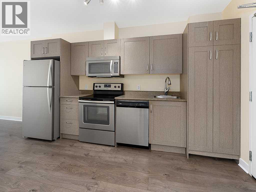 #706 30 Brentwood Common NW - 6