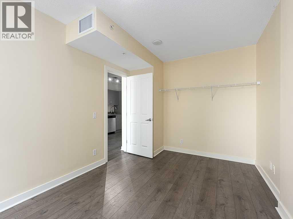 #706 30 Brentwood Common NW - 14