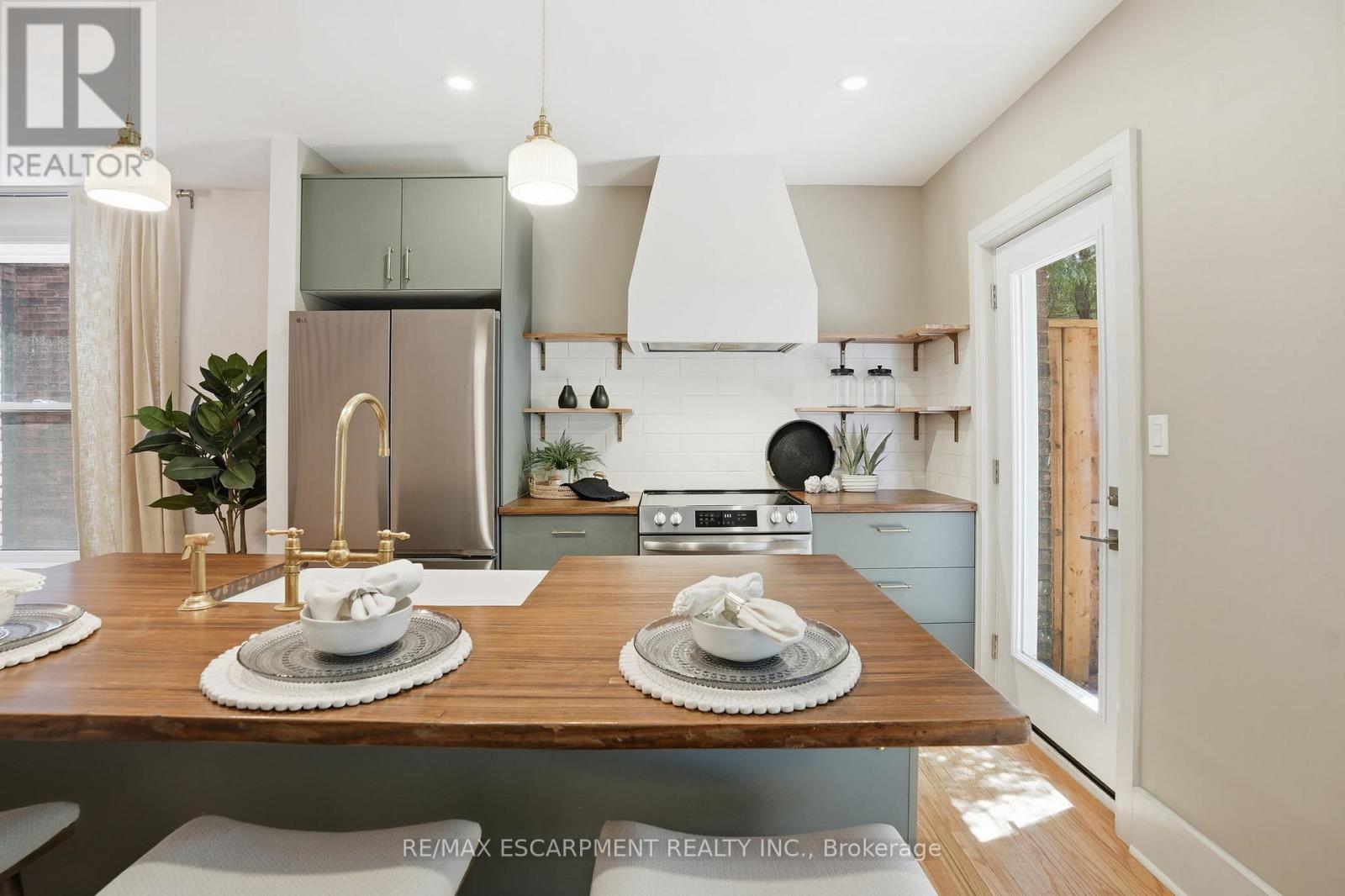 14 CUMBERLAND AVENUE - 16