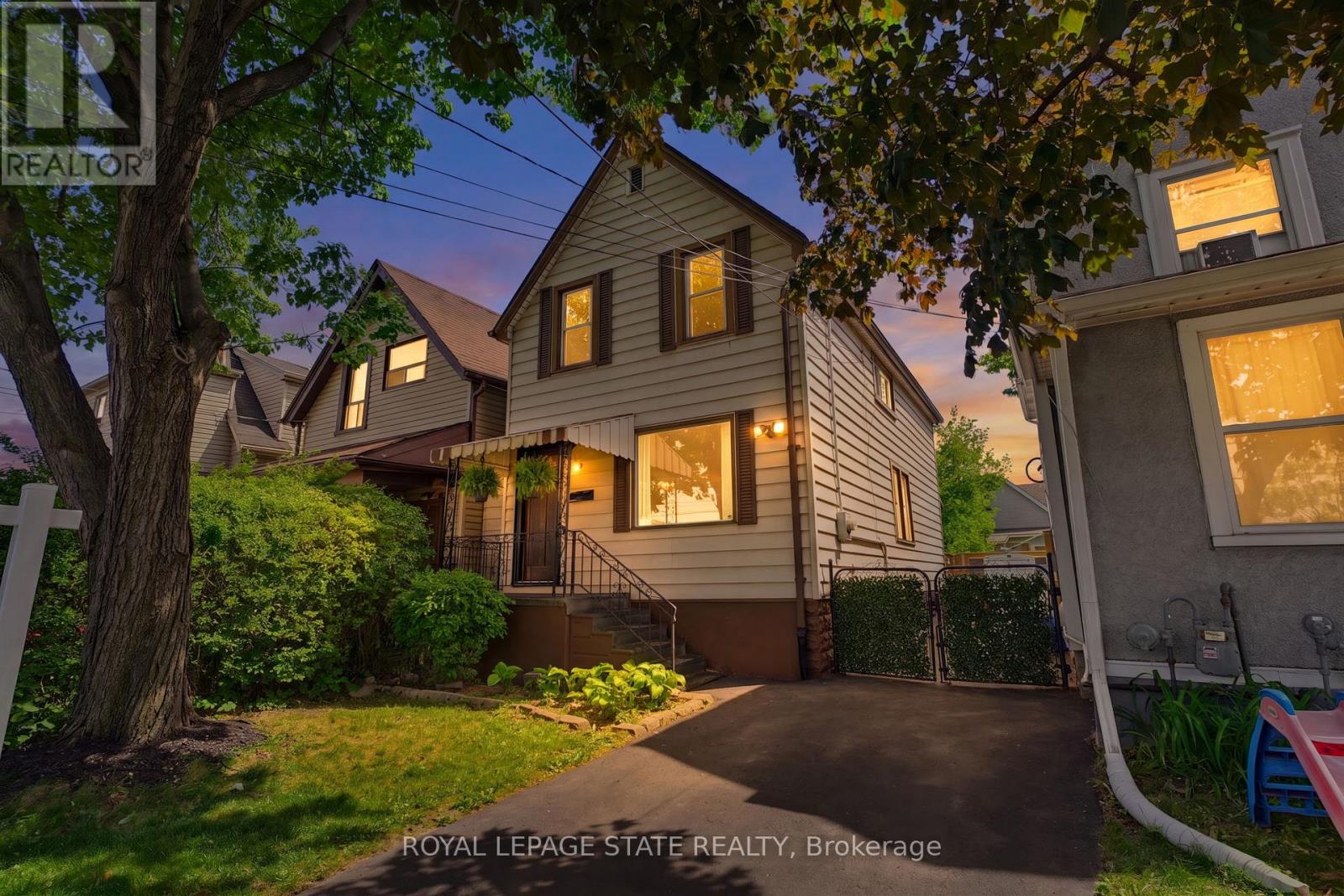 124 CAMPBELL AVENUE - 1