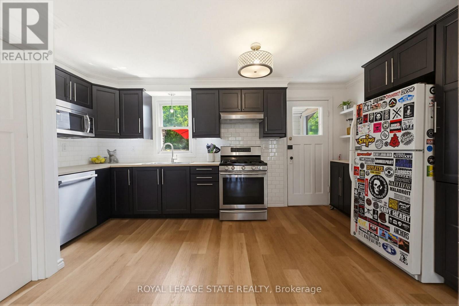 124 CAMPBELL AVENUE - 8