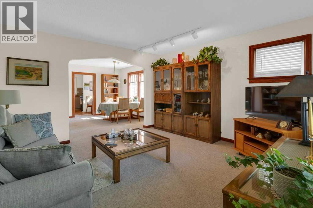 326 8 Avenue NE - 4
