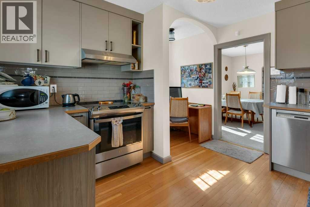 326 8 Avenue NE - 9